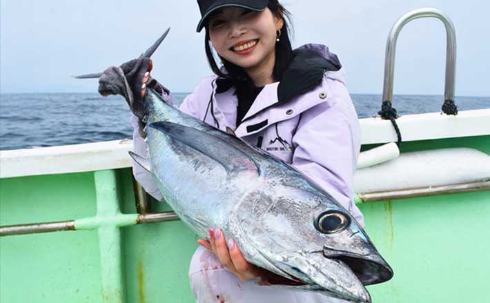 トンジギ初挑戦でビンナガ2匹に大満足【三重・引本浦沖】電動ジギング