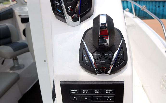 「操船初心者も安心！」最新の運転支援システム搭載のレンタルボートでワラサ手中【静岡・沼津】