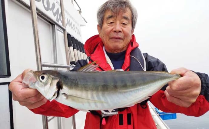 【沖釣り釣果速報】大分沖のアジ・サバ便で大アジ連発！特大イサキも浮上（大分・熊本）
