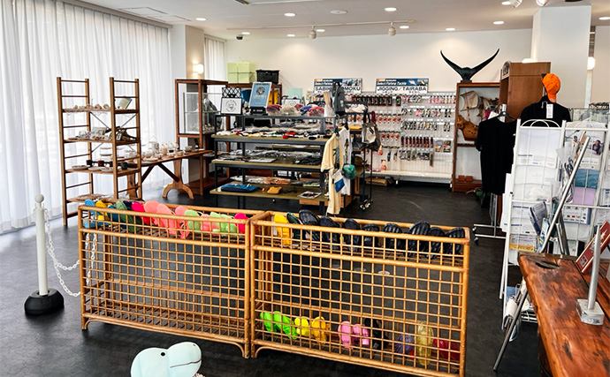 「操船初心者も安心！」最新の運転支援システム搭載のレンタルボートでワラサ手中【静岡・沼津】