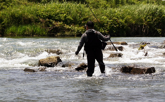 「超遠投で大型河川のシーバスを攻略！」ソニックブームシリーズを使い分けて本命と対面【大分】