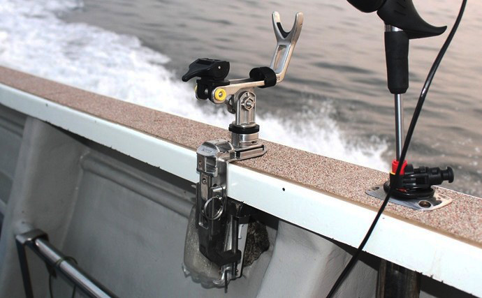 「40cm超え頭に良型イサキ爆釣！」電動リール＆探見丸2台同時接続可能なバッテリーが大活躍【三重】