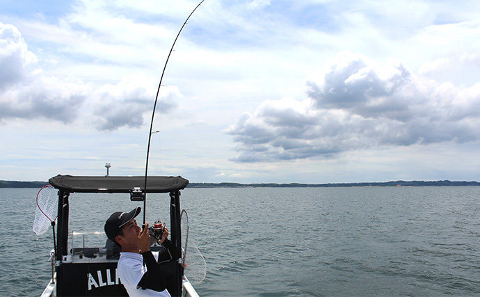 「ルアーマゴチ釣りはシーバスロッド1本でOK？」ワインド・ストップ＆ゴー使い分けて攻略