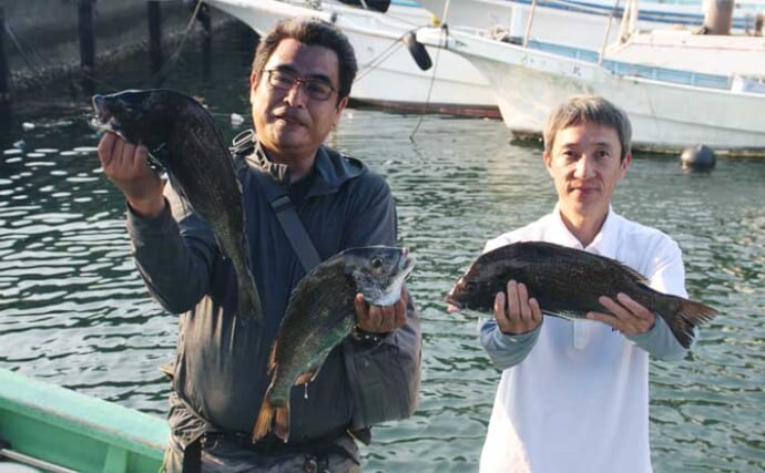 「年無し連発！」チヌ釣りスキルアップ懇親会で50＆52cmの良型クロダイを手中【三重・尾鷲】