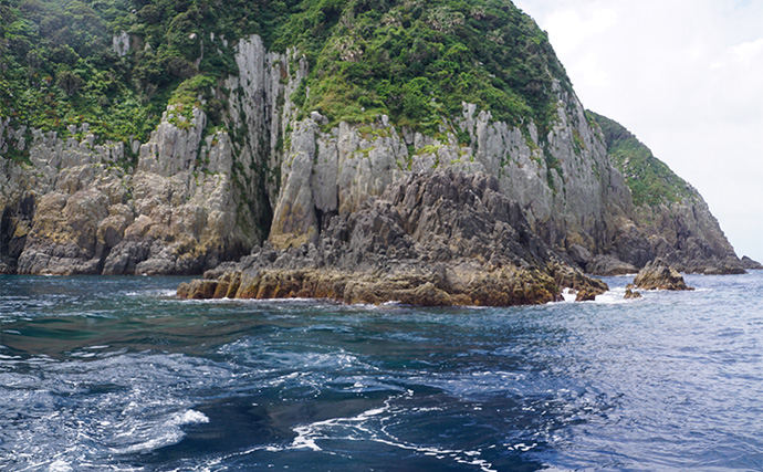 「爆飛びルアーで攻略！」トップで大型魚を狙う【ロックショアゲーム最前線】