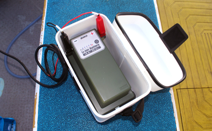 高性能リチウムイオンバッテリーがスルメイカ釣りを制す！鳥羽沖でスルメ船上干しがズラリ【三重】