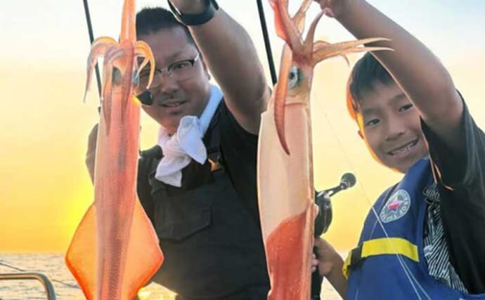 【沖釣り釣果速報】釣る人300尾超え！夜焚きイカ釣りで入れ食い爆釣劇が継続（福岡）