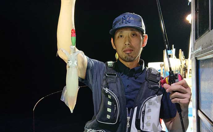 越前沖の夜焚きイカ釣りでマイカが爆釣【福井】軽い鉛スッテが威力を発揮