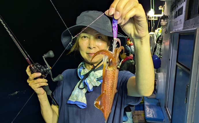 越前沖の夜焚きイカ釣りでマイカが爆釣【福井】軽い鉛スッテが威力を発揮