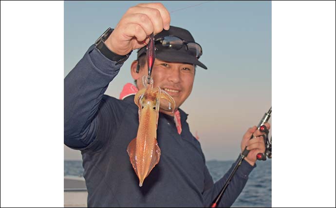 鷹巣沖のイカメタルゲームでマイカ快釣！【福井】ペットボトル級良型もヒット