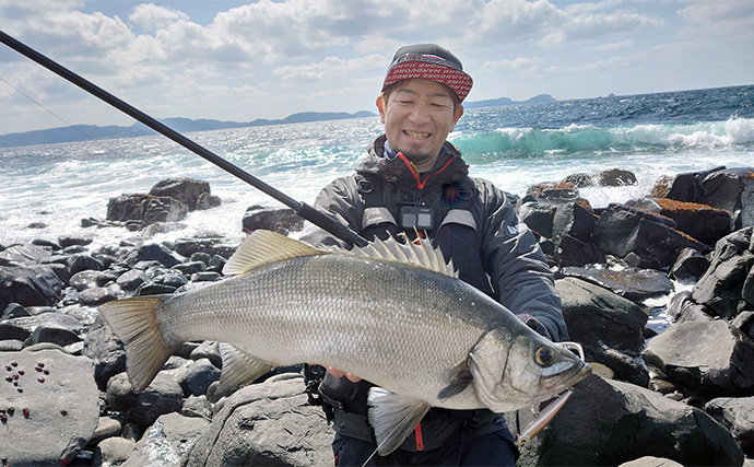 「爆飛びルアーで攻略！」トップで大型魚を狙う【ロックショアゲーム最前線】