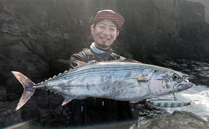 「爆飛びルアーで攻略！」トップで大型魚を狙う【ロックショアゲーム最前線】