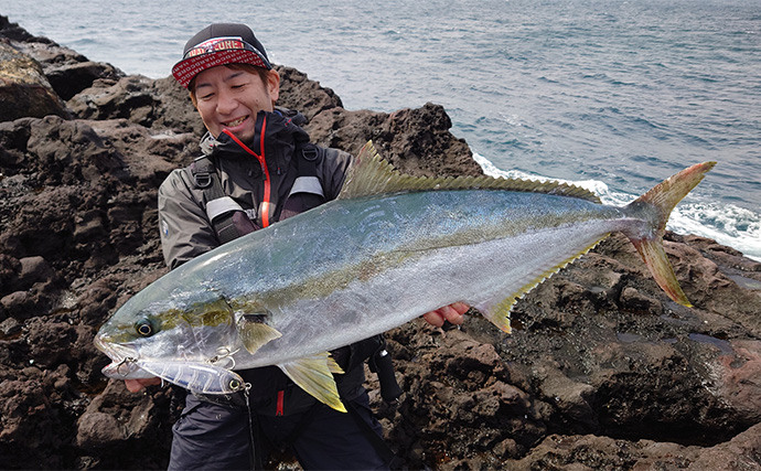 「爆飛びルアーで攻略！」トップで大型魚を狙う【ロックショアゲーム最前線】