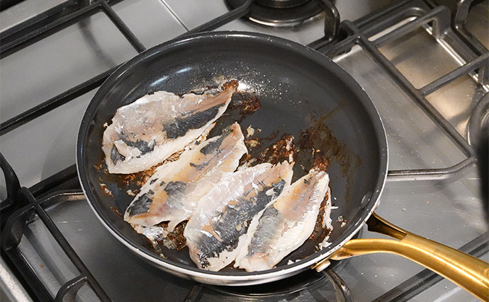 VTuber『うおむすめ』がアジ料理で対決！ 罰ゲームの激辛チョコレートをかけた勝負の行方は？