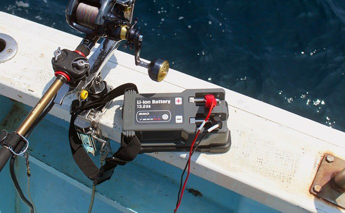 高性能リチウムイオンバッテリーがスルメイカ釣りを制す！鳥羽沖でスルメ船上干しがズラリ【三重】