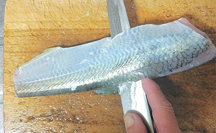 釣魚で作る「カルシウム補給」レシピ：ヒラの竜田揚げ　骨切りがポイント