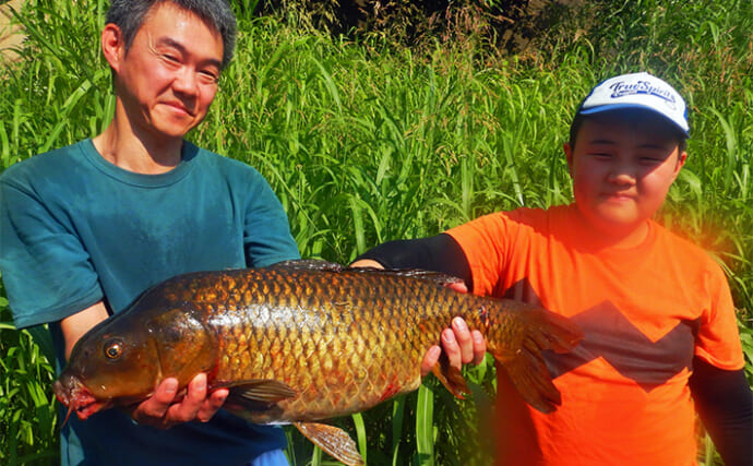 親子で楽しむパンコイ釣りで64cmコイ登場【埼玉・黒目川】良型ゲットで子供の笑顔弾ける