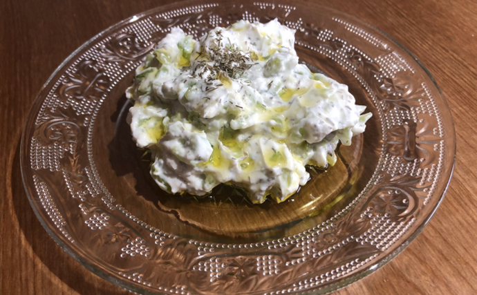 強烈に泥臭い魚も美味しくする魔法のソース「ザジキ」とは　ギリシャ料理の定番ソース