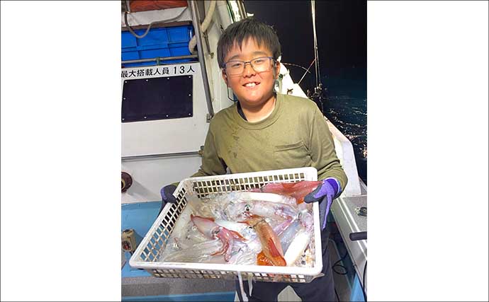 【沖釣り釣果速報】玄界灘の夜焚きイカ釣りで釣る人三桁続出！良型・パラソル級も登場（福岡）