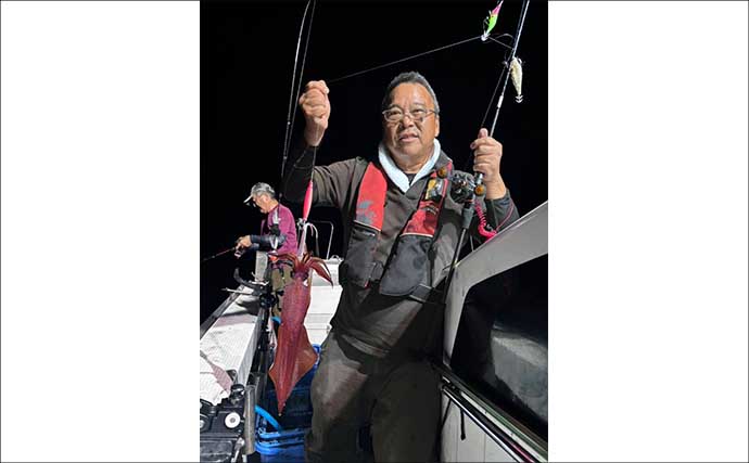 【沖釣り釣果速報】玄界灘の夜焚きイカ釣りで釣る人三桁続出！良型・パラソル級も登場（福岡）