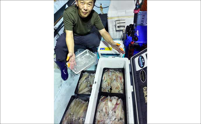 【沖釣り釣果速報】玄界灘の夜焚きイカ釣りで釣る人三桁続出！良型・パラソル級も登場（福岡）
