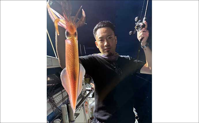 【沖釣り釣果速報】玄界灘の夜焚きイカ釣りで釣る人三桁続出！良型・パラソル級も登場（福岡）