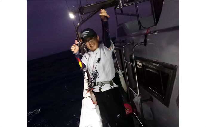 『アジ曽根』での夜焚きイカ釣りでトップ150杯！【熊本・黄龍丸】初挑戦のオモリグでも連発