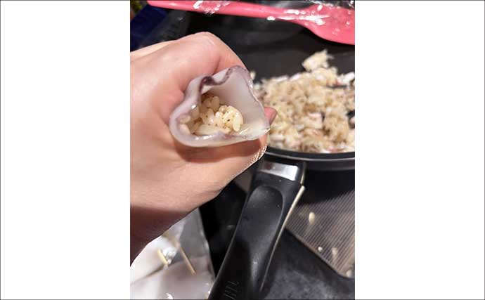 釣ったアカイカ（ケンサキ）で作る「バジル風味イカメシ」レシピ　和とイタリアンの融合？