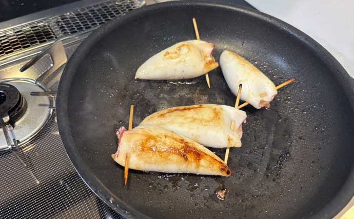 釣ったアカイカ（ケンサキ）で作る「バジル風味イカメシ」レシピ　和とイタリアンの融合？