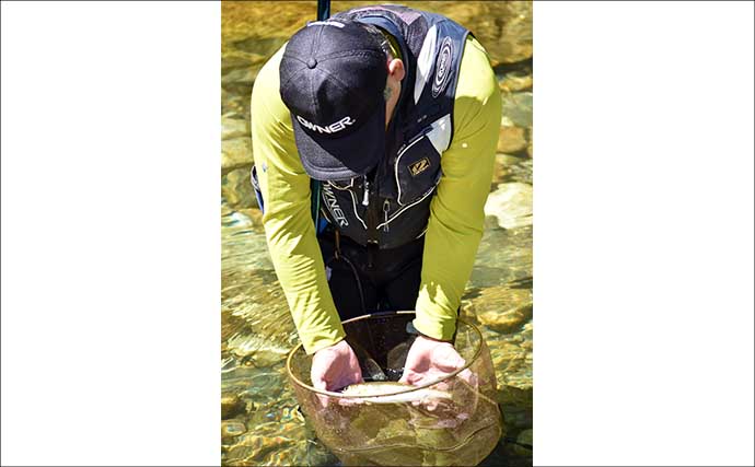 「尺サイズも夢じゃない！」大アユ釣りテクニック完全解説【河川・タックル・取り込み】