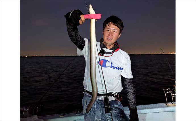 「花火と同時にヒット！」木曽川河口の半夜便で良型ウナギ＆クロダイを手中【愛知】