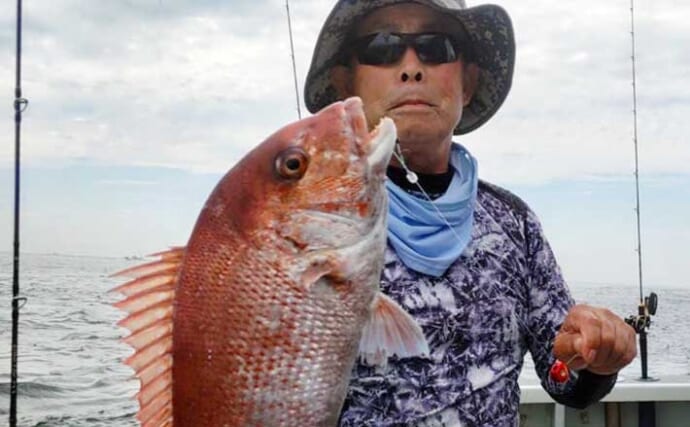 伊勢湾ジギング＆タイラバ釣行で50cmマダイを手中【愛知】ヒラメ＆良型タチウオも登場