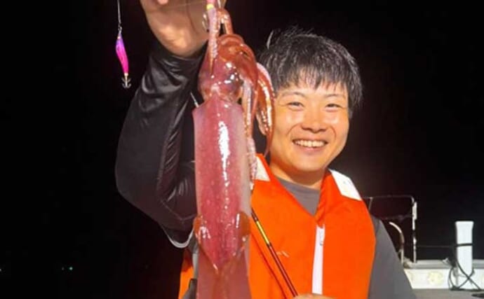 【沖釣り釣果速報】玄界灘の夜焚きイカ船でケンサキイカ釣る人200尾達成！（福岡）