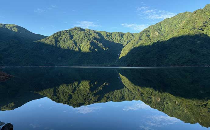 大鳥池の伝説の巨大魚『タキタロウ』を釣る【山形】スーパーボール仕掛けに大物がヒット！