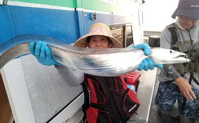 【沖釣り釣果速報】午後のライトタチウオ便で竿頭60匹！テンヤ・テンビン両方で連発（愛知）