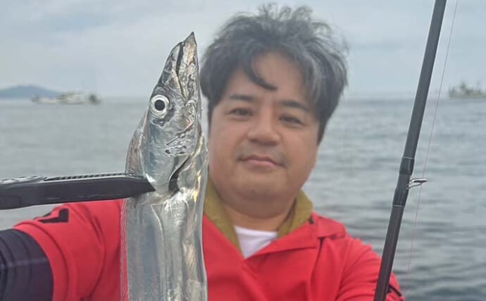 タチウオテンヤ釣りで指幅4本サイズ含む12尾を手中【福岡】デッドスローただ巻きで攻略