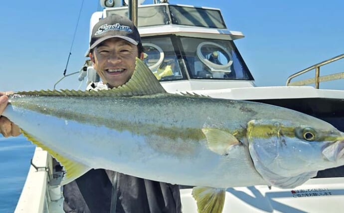 シーズン初の船落とし込み釣りで8kg級ヒラマサを手中【佐賀】微風快晴の好条件で大型ヒット