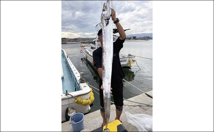 【沖釣り釣果速報】重量6.5kg！大分沖のタチウオ便で指10本超えの特大ドラゴン級出現（大分・熊本）