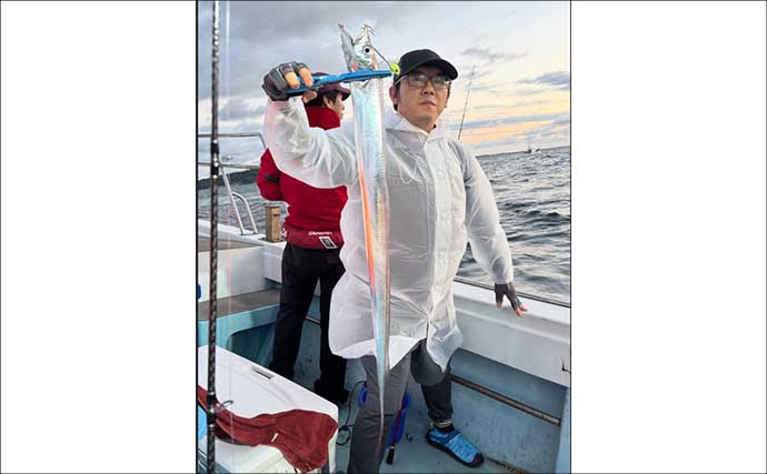 【沖釣り釣果速報】泳がせ釣りで良型マダイ浮上！タチウオ便は指5本級も混じり好調（福岡）