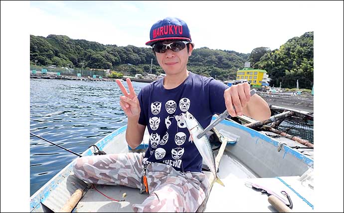 手こぎボートでのコマセ釣りでヒラソウダにゴマサバをキャッチ【沼津・丸高水産】