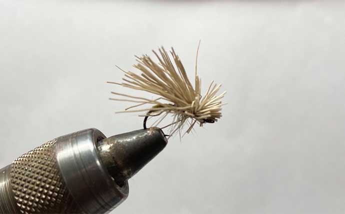 2025年の渓流釣りで大活躍だった【フライ3選】 ドライフライのパラシュートタイプがメイン