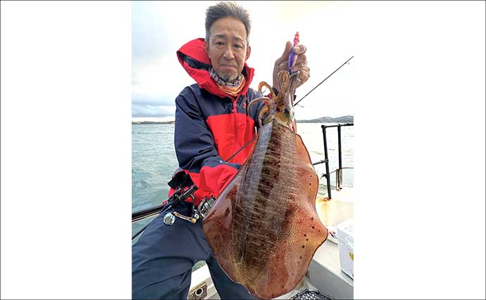 【沖のルアー釣果速報】ティップランでアオリイカ船中23匹！サオ頭は7匹をマーク（三重）
