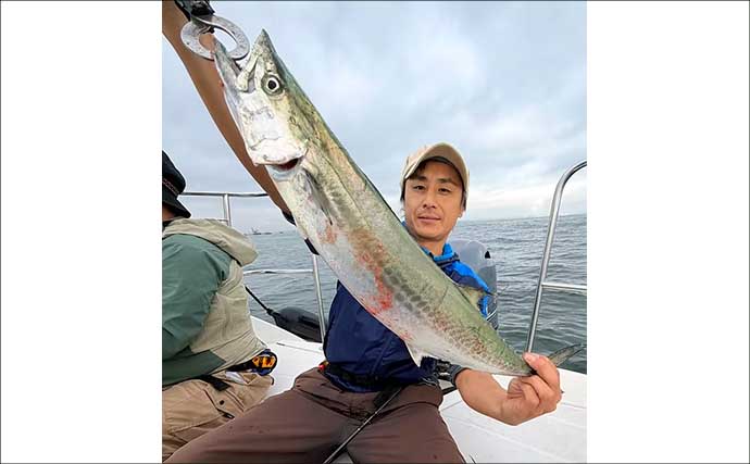 【沖のルアー釣果速報】持ち上がらないほどの重量感！ジギング船で7kg超えブリ手中に歓喜（愛知）