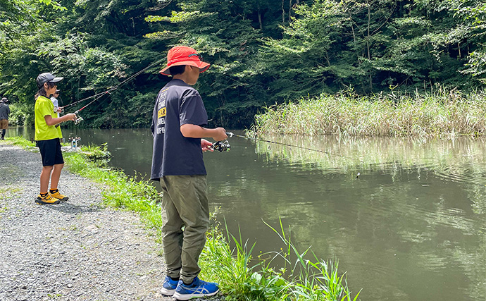 「口の出し過ぎに要注意！」未経験者にルアー釣りを教える際の極意とは？