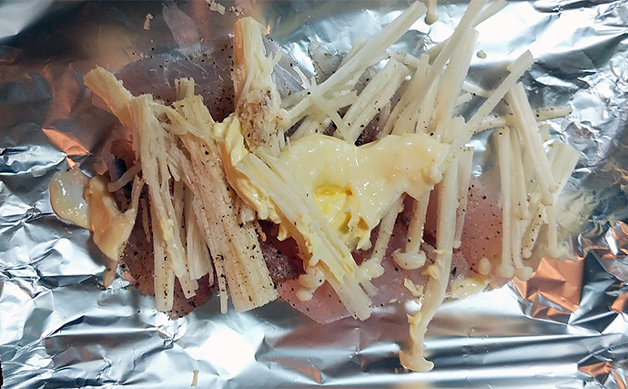 釣魚で作る「秋の味覚」レシピ：ネリゴのホイル焼き　キノコとバターで食欲全開