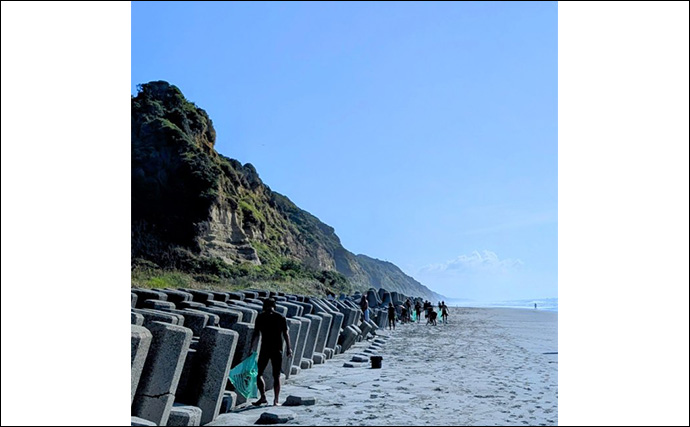 伊古部海岸の投げ釣りでシロギスとシマアジを手中【愛知】サーファーと一緒にクリーン活動も実施