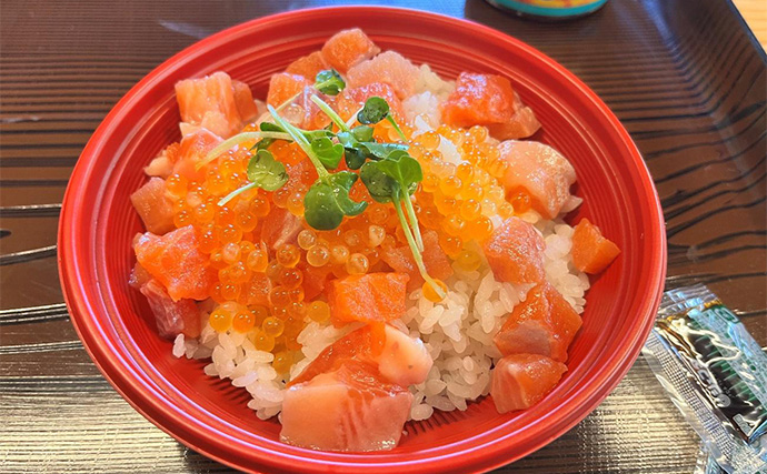 「ニジマス親子丼を堪能！」エリアトラウト釣行でニジマス42匹手中【滋賀・醒井養鱒場】