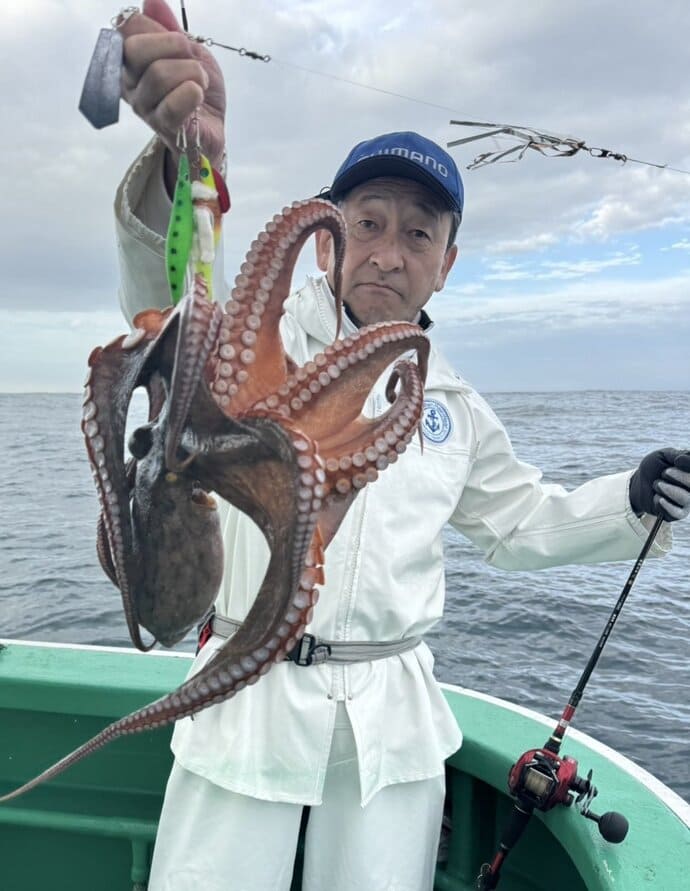 秋本番！東京湾「カワハギ釣り会」に潜入　総合計124枚＆27cm級の良型も【全国の釣果速報5選】