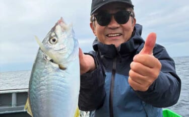 【沖釣り釣果速報】五目釣りで1kg級交じりにシマアジ全員安打！竿頭は7…