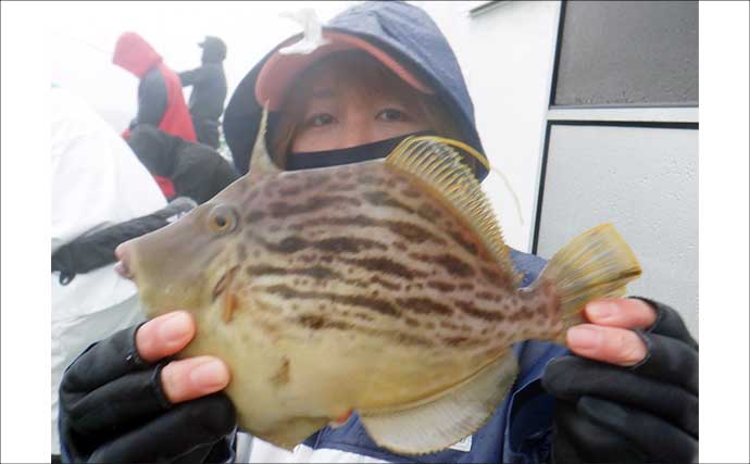 【沖釣り釣果速報】五目釣りで1kg級交じりにシマアジ全員安打！竿頭は7匹確保（愛知・静岡）